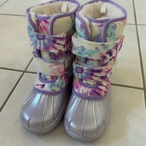 The Children's Place Tie-Dye and Silver Snow Boots